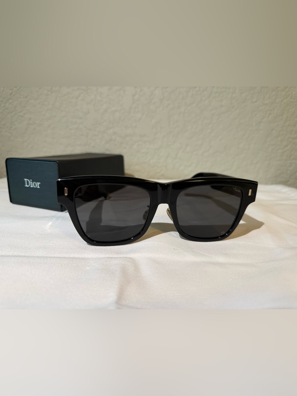Black Women’s Dior Sunglasses - Classic